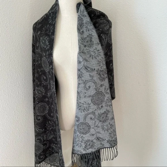 Cashmink V. Frass Soft Acrylic Fringed Black and Gray Scarf - Picture 5 of 8